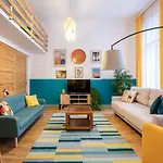Live Star Apartment